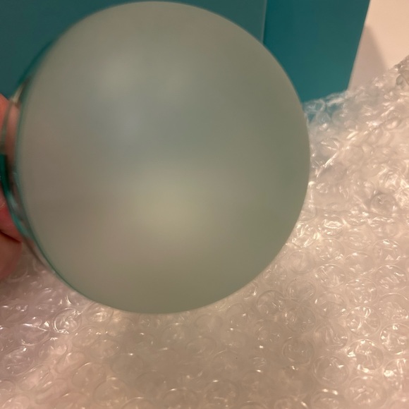 TIFFANY & CO CRYSTAL ORNAMENT CLEAR WITH FROSTED BOTTOM BRAND NEW WITH BOX - Picture 3 of 9